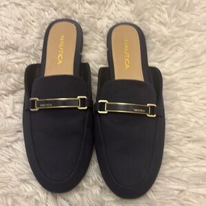 Nautica size 8 mule in Navy
